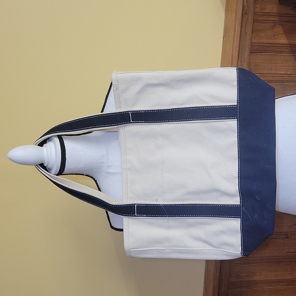 Land's End bag with name Young - Picture 2 of 3